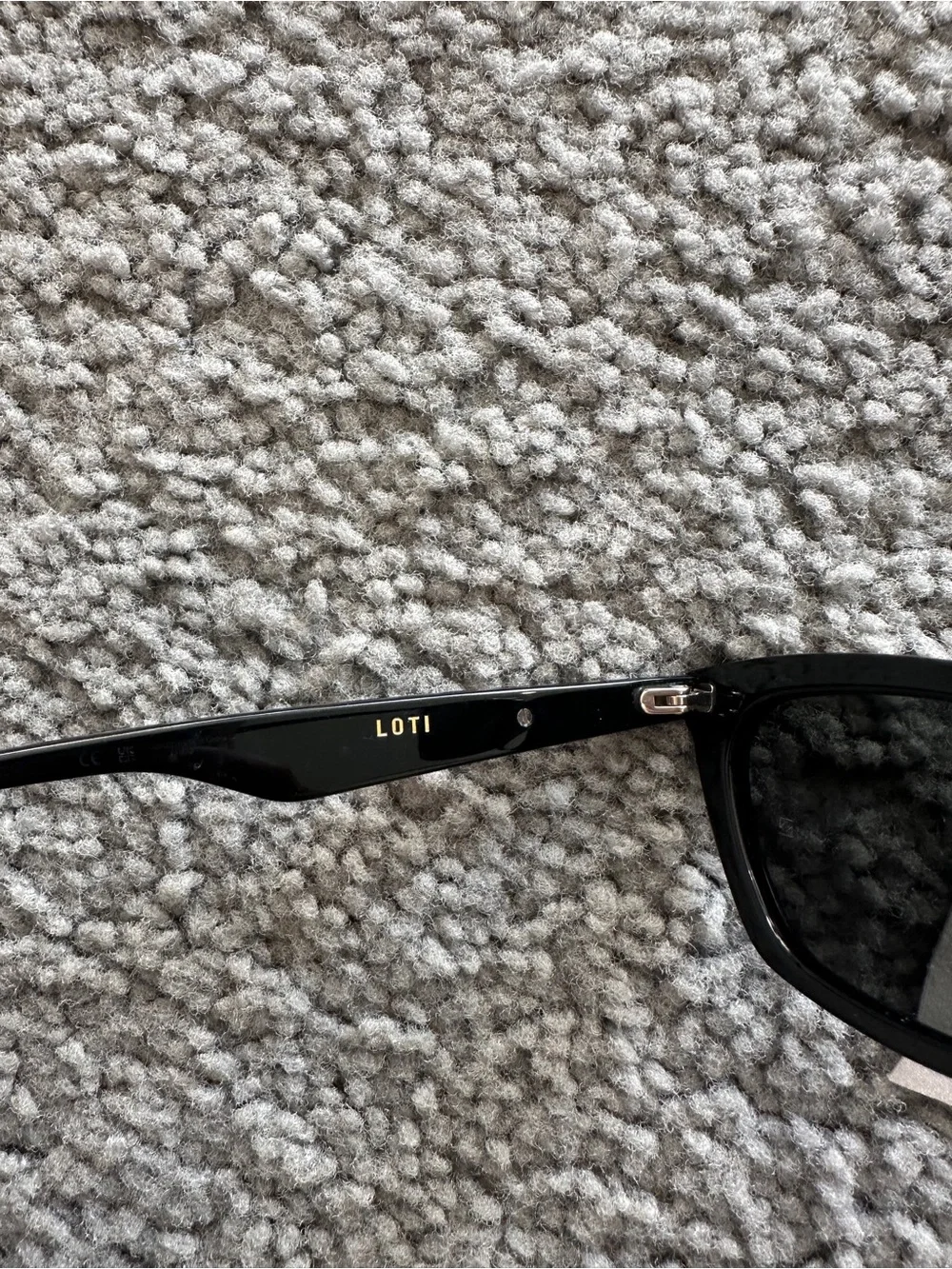 GENTLE MONSTER Loti Black Slim Cat-Eye Sunglasses - Unisex